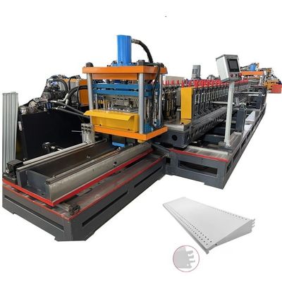 Macchina per la realizzazione di profili di pannelli posteriori di scaffali di supermercati in metallo