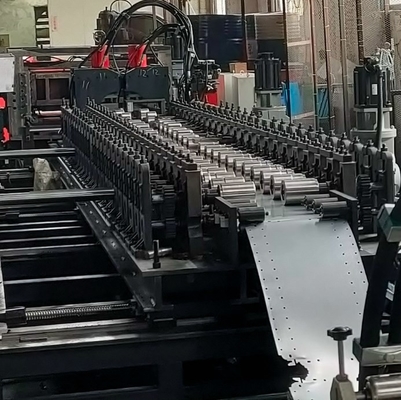 Rotolamento del pannello dello scaffale che forma il tipo regolabile di larghezza della macchina