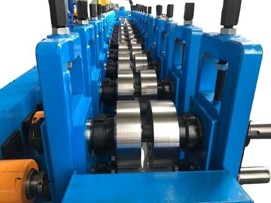 Macchine per la formazione di rotoli a stelo e pista per cornici di pareti e soffitti robuste e durevoli