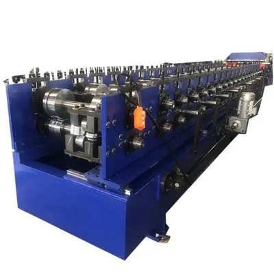 Macchina per la formazione di rotoli di rivestimento di pannelli murali con errore di taglio di più di 1 mm