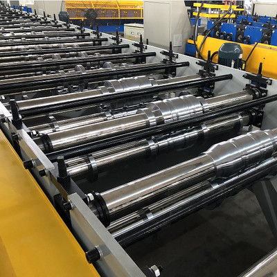 Alta velocità alta qualità R pannello profilo rotolo lamiera di metallo Roof Roll Forming Machine