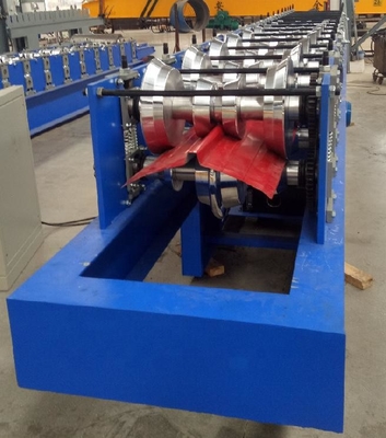4kw High Performance Ridge Cap Roll Forming Machine per il sistema di copertura senza saldature