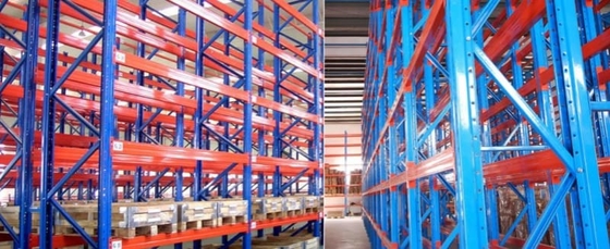 Macchine per la formazione di rotoli di pannelli di scaffali per l'industria