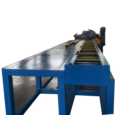 Servizio professionale uno a uno per la macchina di formazione a rotoli di pannelli di scaffali personalizzati