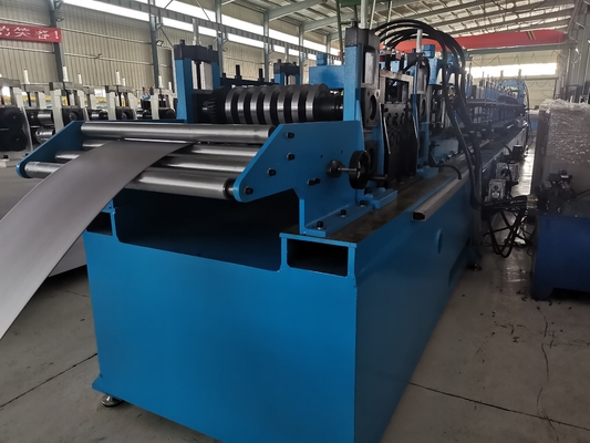 Formatore a rotoli di purlino completamente automatico con rullo regolabile