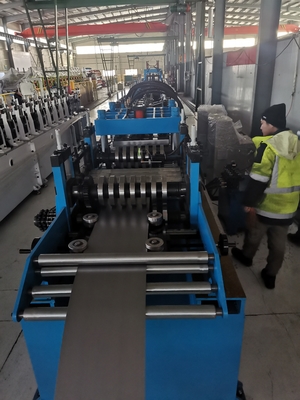 Formatore a rotoli di purlino completamente automatico con rullo regolabile
