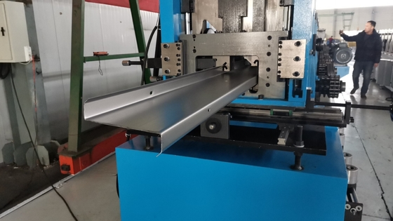Formatore a rotoli di purlino completamente automatico con rullo regolabile