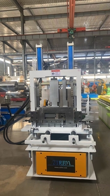 Macchina per la trasformazione automatica di rotoli di purlino con 20 stazioni