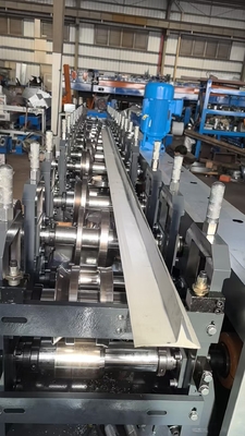Macchine per la formazione di rotoli di taglio per acciaio e alluminio con capacità di spessore compresa tra 30 e 16 calibri