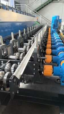 Macchine per la formazione di rotoli di taglio per acciaio e alluminio con capacità di spessore compresa tra 30 e 16 calibri