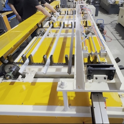 Macchina per la formazione di rotoli di taglio per angoli di metallo ad alta velocità per la costruzione di edifici con profili e dimensioni personalizzabili