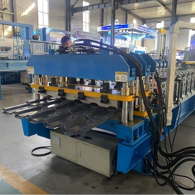 Macchine per la costruzione di piastrelle per tetto metallico