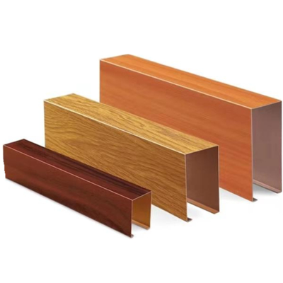 Macchina per la profilatura di tubi deflettori in alluminio per la realizzazione di strisce decorative per soffitti