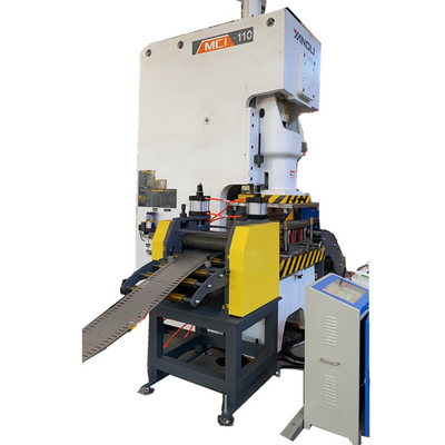 Macchine per la fabbricazione di tracciati a traccia multi-slot con perno normale e per la fabbricazione di profili di tracciati per il Canada