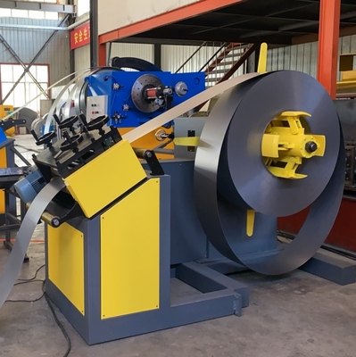 Macchine per la fabbricazione di tracciati a traccia multi-slot con perno normale e per la fabbricazione di profili di tracciati per il Canada