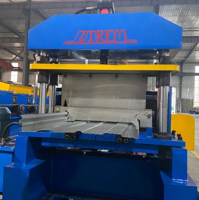 Macchine per la formazione di profili di pannelli di barriera acustica acustica