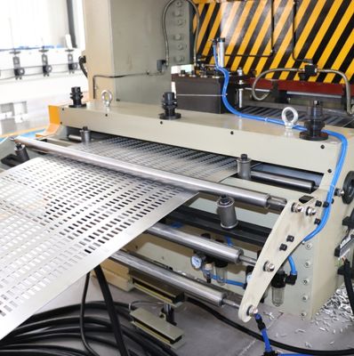 Linea di produzione automatica punzonatura e taglio a misura